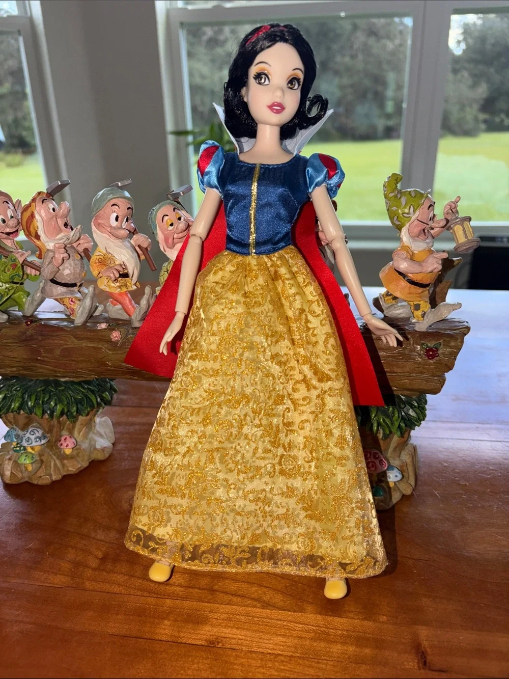 Disney Showcase Coll. ENSECO Seven Dwarfs w/ SW DOLL